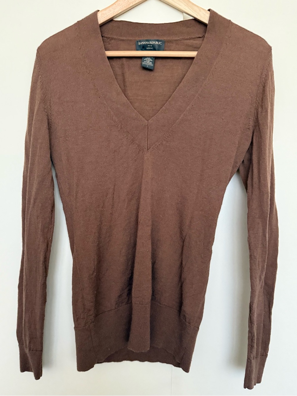Banana Republic 100% Merino Deep V-Neck Long Sleeve Sweater Light Cocoa Brown S